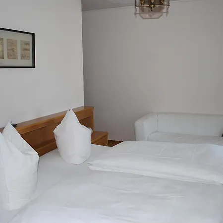 Otel Restaurant Gilles *